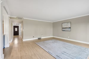 Leisure Ln S 5-008.jpg