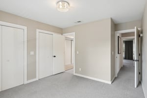 Leisure Ln S 5-020.jpg