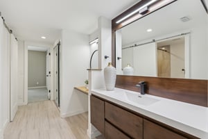 Leisure Ln S 5-022.jpg