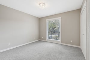 Leisure Ln S 5-025.jpg