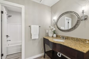 Leisure Ln S 5-031.jpg