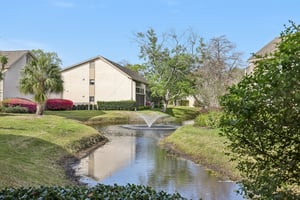 Leisure Ln S 5-035.jpg