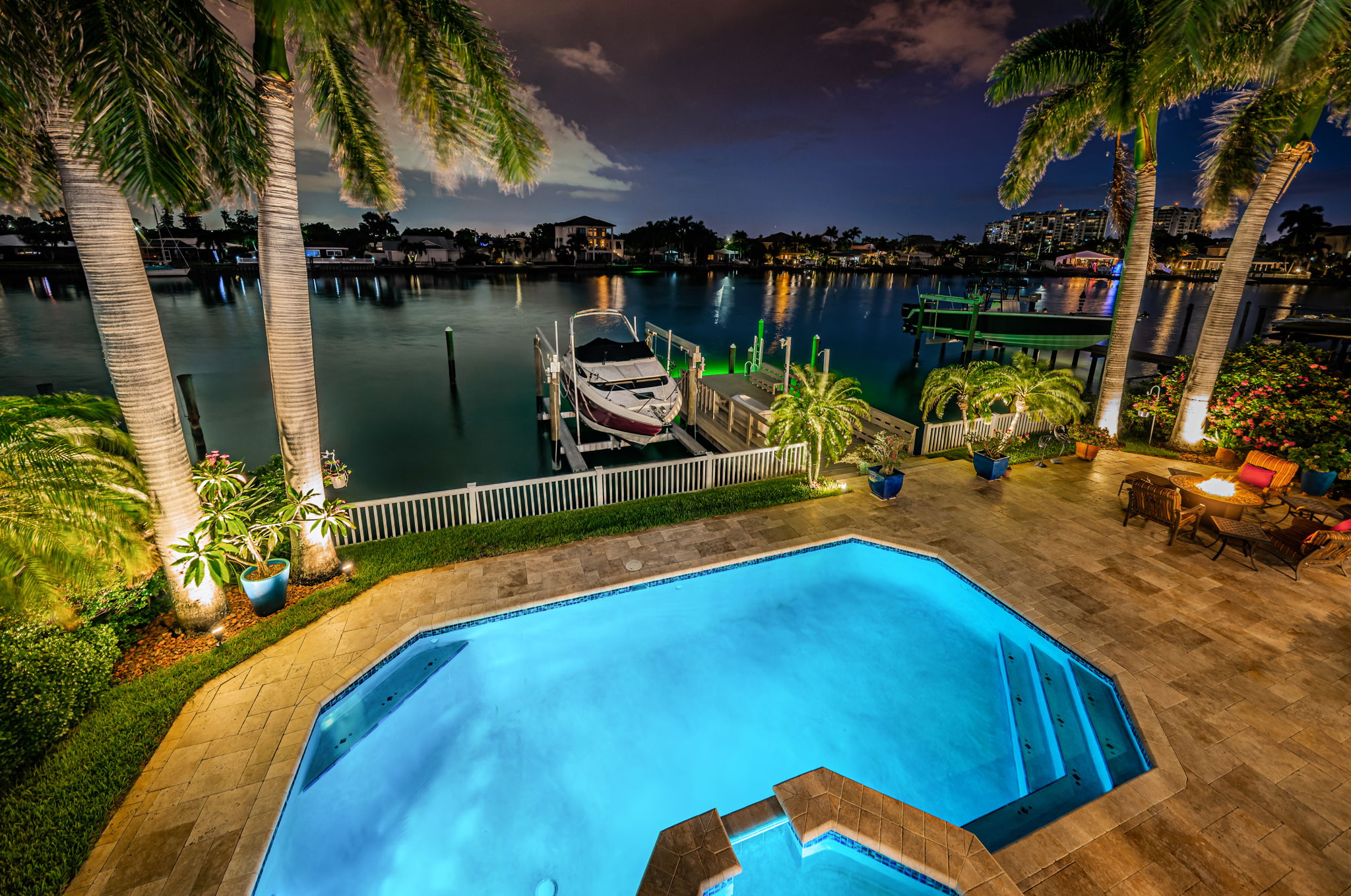 Master Bedroom Balcony View23