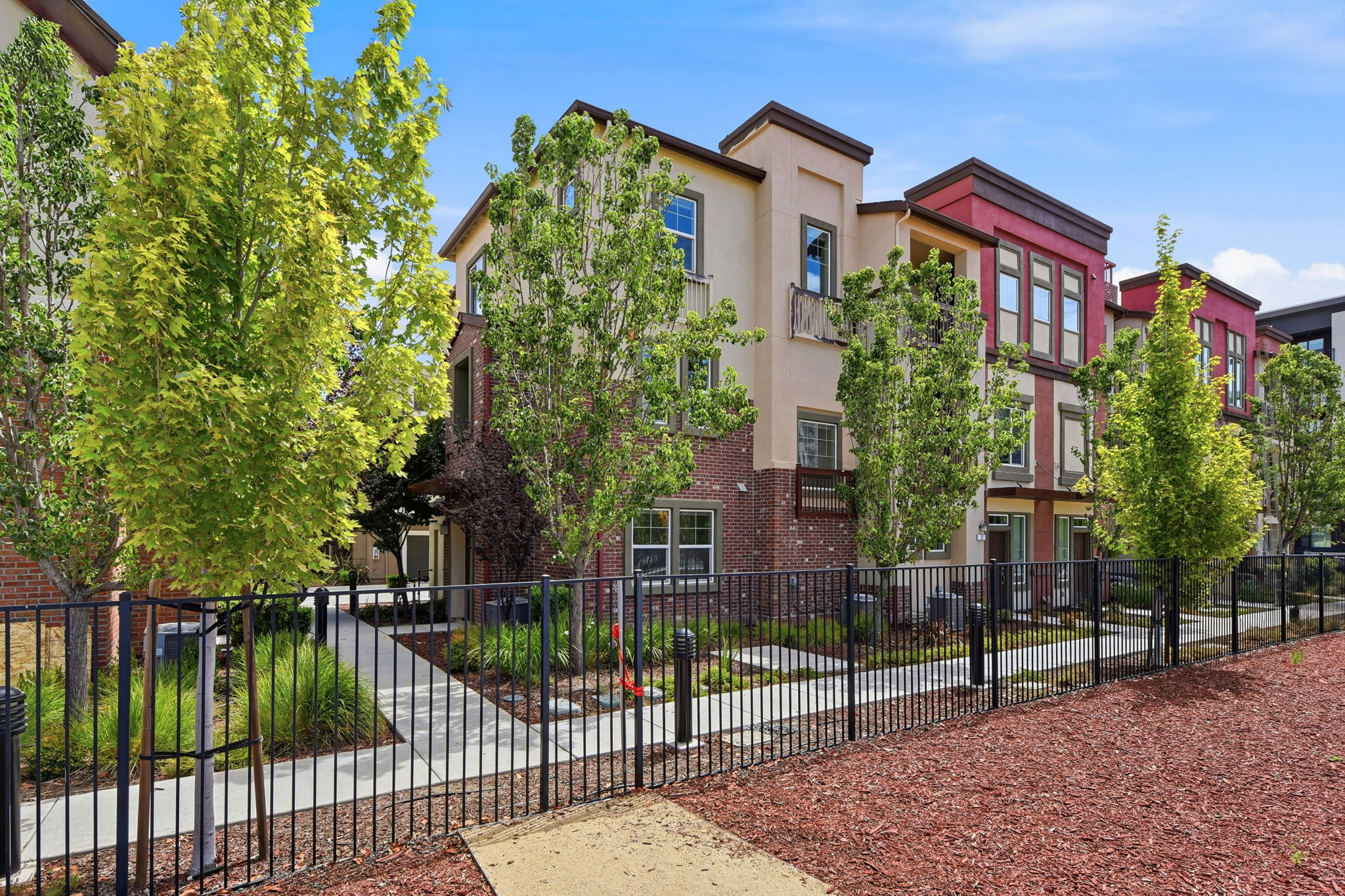 041_F8_1011 Bellante Ln 1