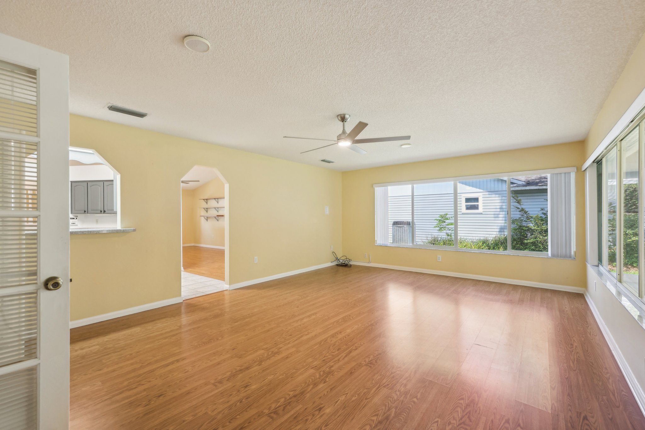 Dundee Cir-2805-010.jpg
