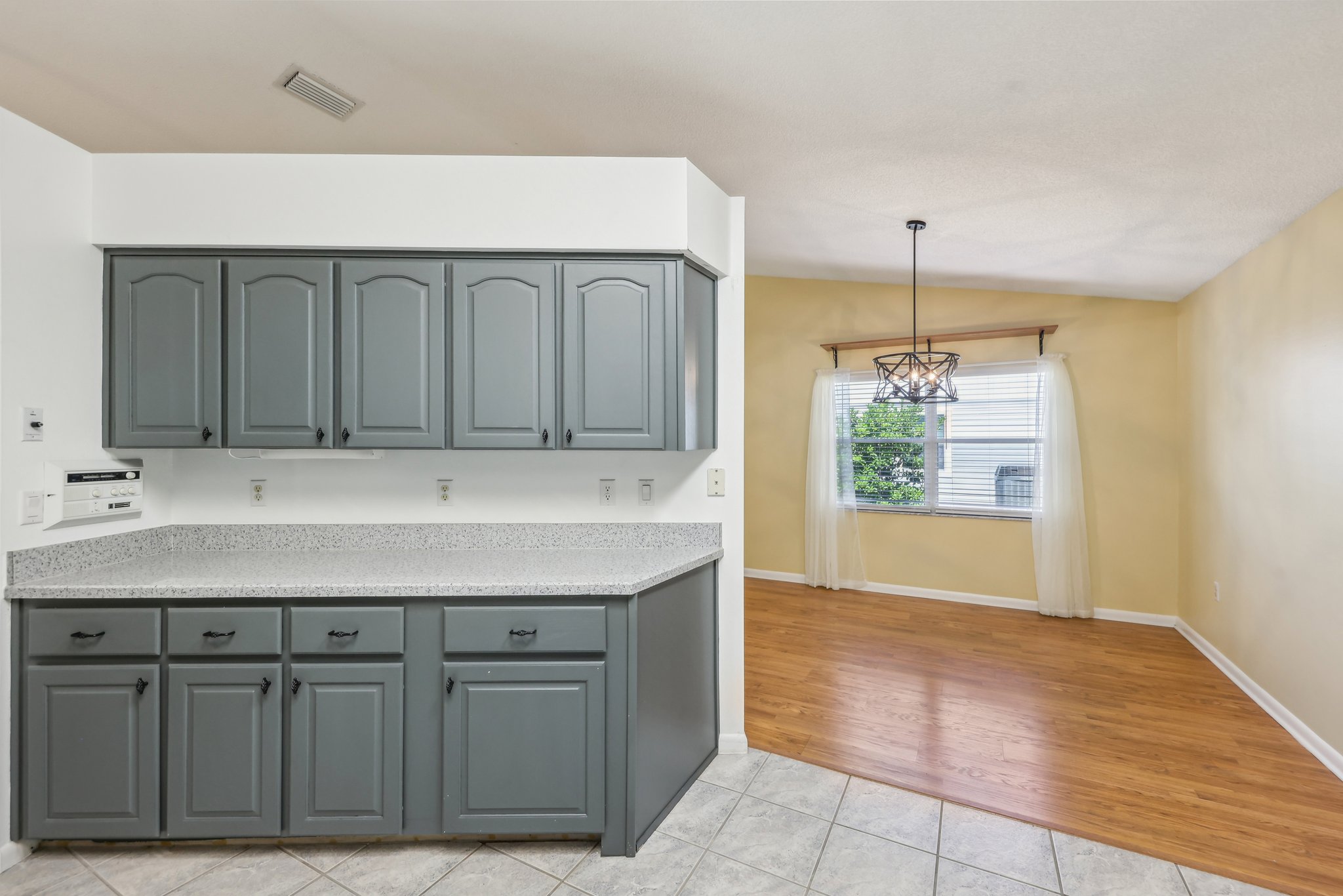 Dundee Cir-2805-017.jpg