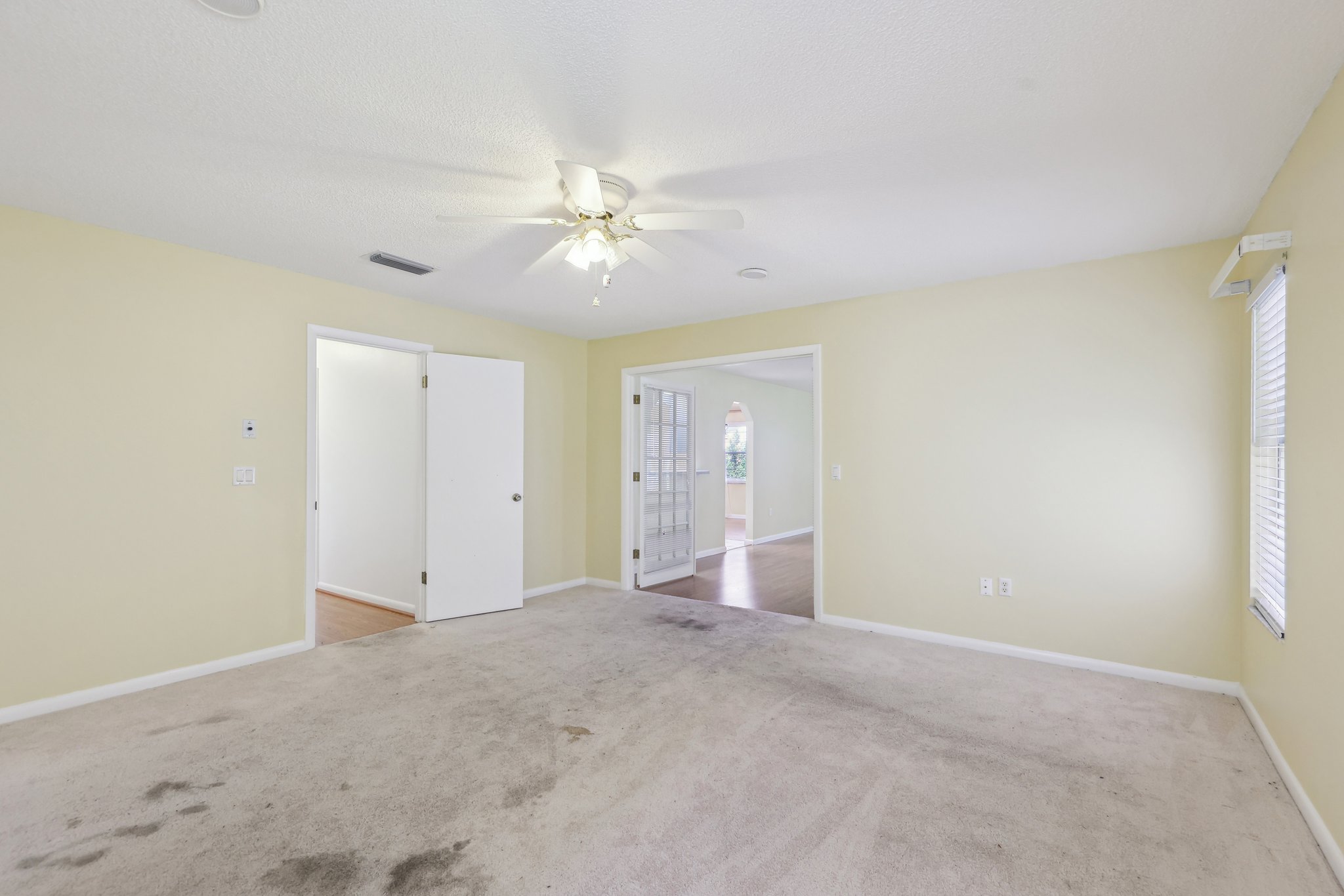 Dundee Cir-2805-029.jpg