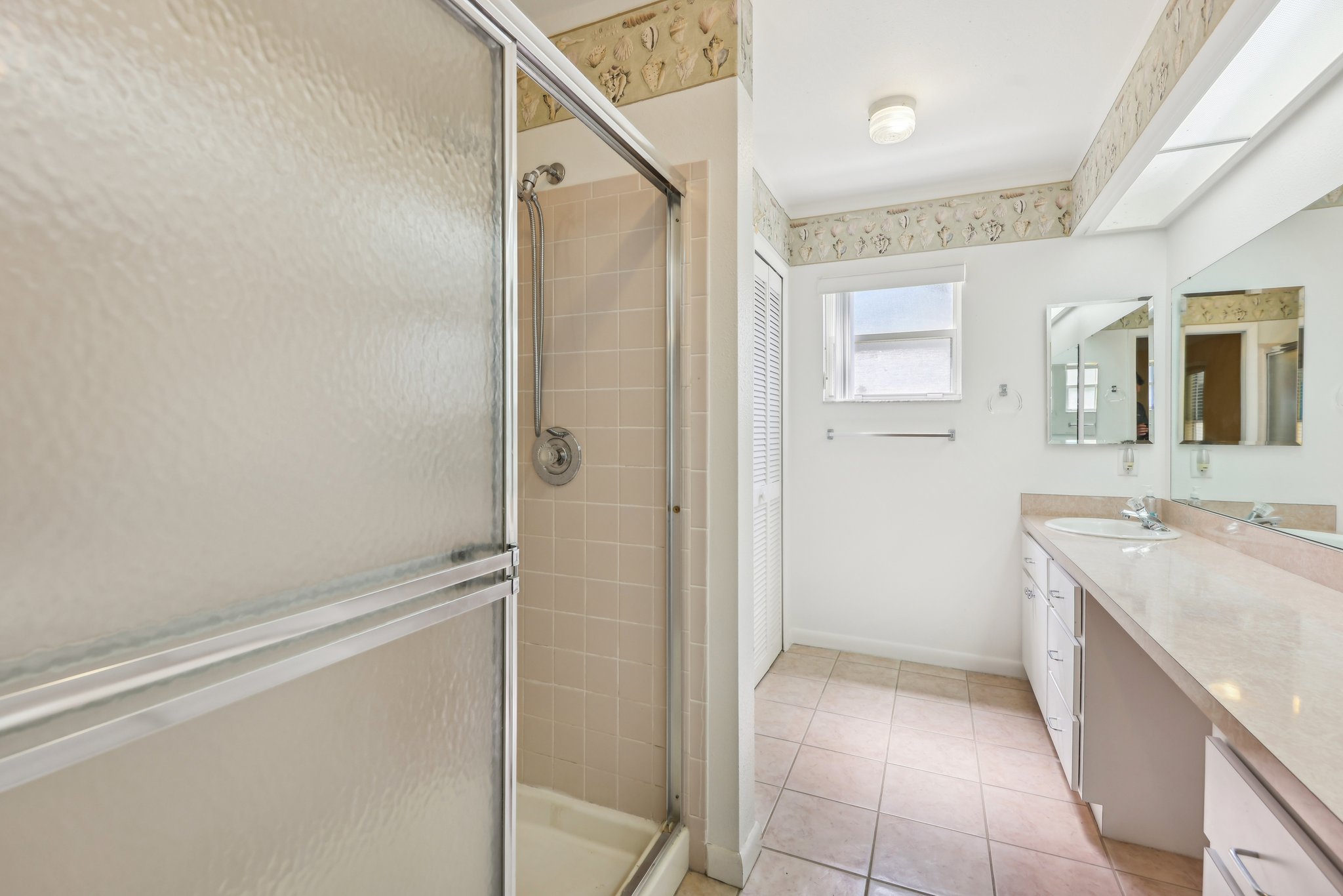 Dundee Cir-2805-033.jpg
