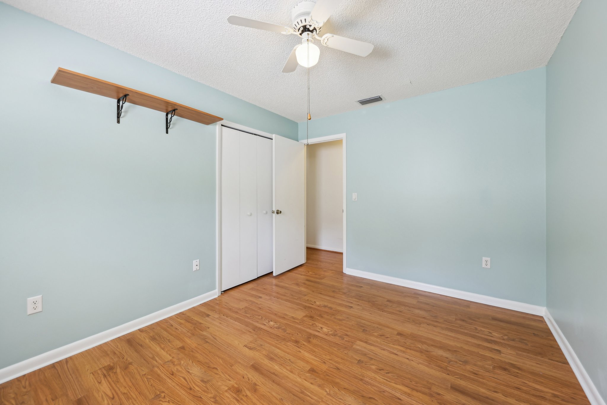 Dundee Cir-2805-035.jpg