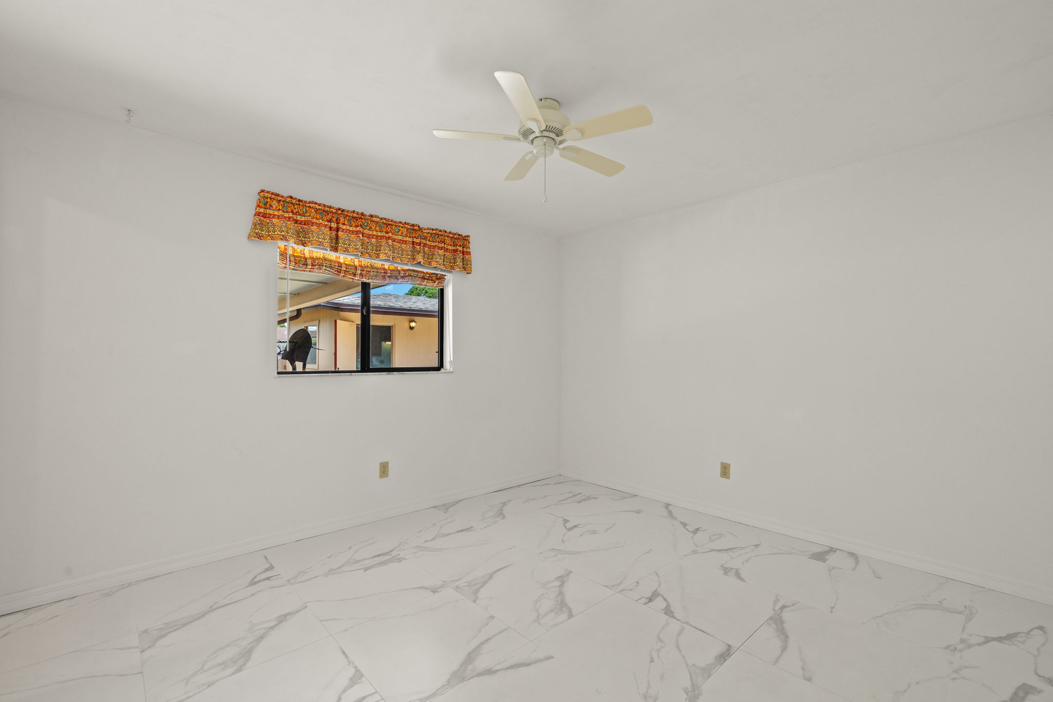 Guest Bedroom 2 - 1 of 2