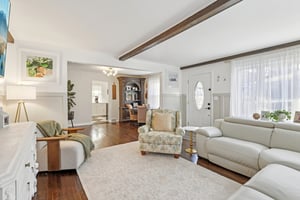 Mace St-S2301-010.jpg