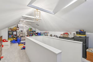 Mace St-S2301-033.jpg