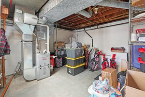 Mace St-S2301-040.jpg