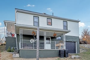 Mace St-S2301-043.jpg
