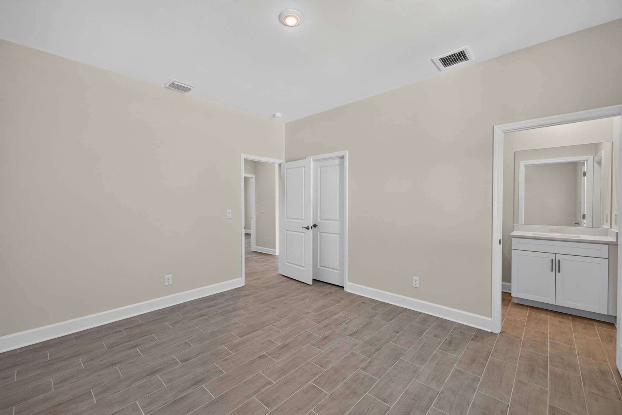 Guest Bedroom 3 - 2 of 2