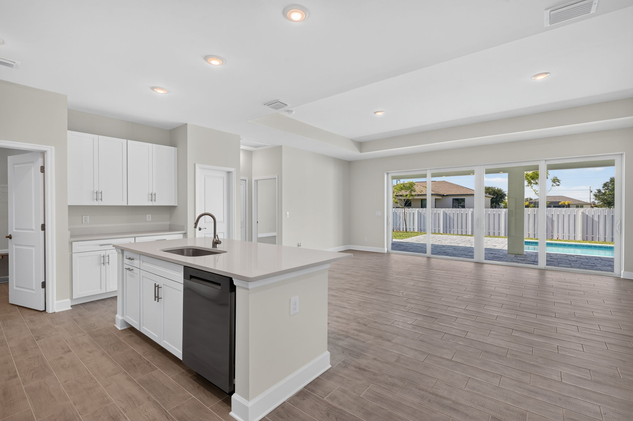 Kitchen 1 of 2