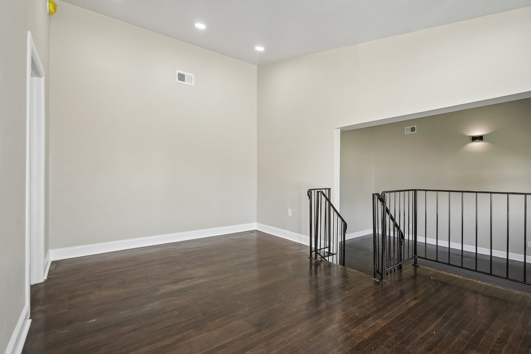 Stanford Dr-S0605-056.jpg