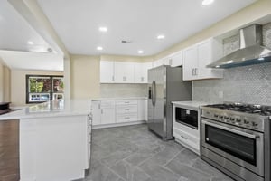 Stanford Dr-S0605-020.jpg