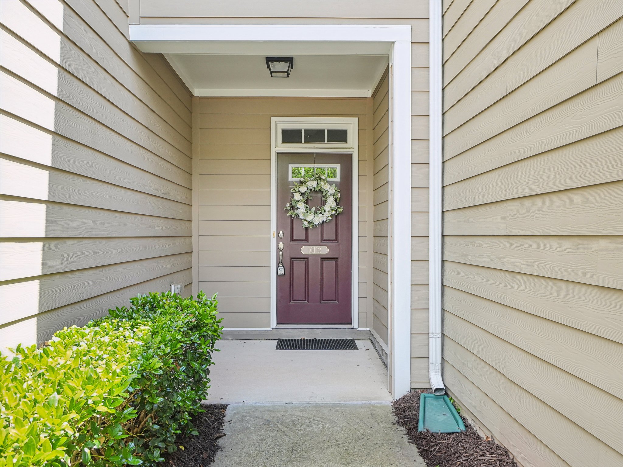 Knotty Pine Ln-2205-004.jpg