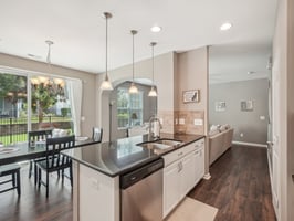 Knotty Pine Ln-2205-012.jpg