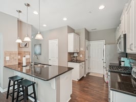 Knotty Pine Ln-2205-014.jpg