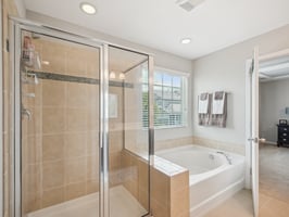 Knotty Pine Ln-2205-022.jpg