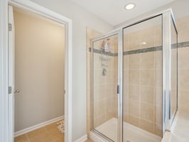 Knotty Pine Ln-2205-024.jpg