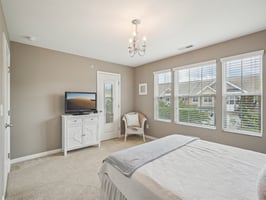 Knotty Pine Ln-2205-028.jpg