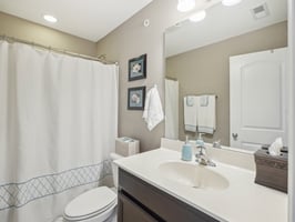 Knotty Pine Ln-2205-029.jpg
