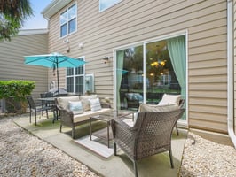 Knotty Pine Ln-2205-031.jpg