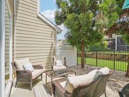 Knotty Pine Ln-2205-033.jpg