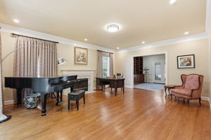 Living Room with fireplace