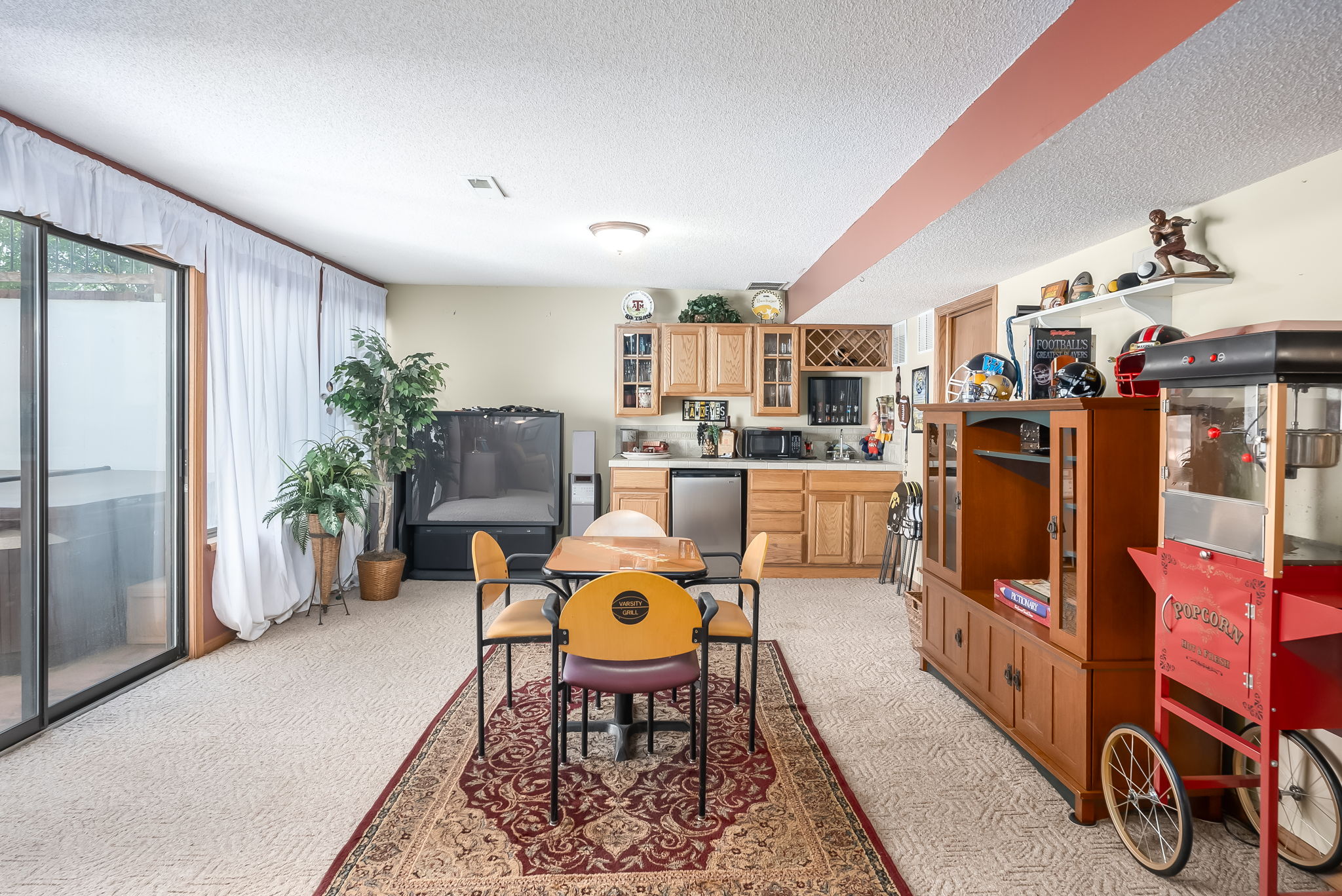 10118 W Jamesburg St, Wichita, KS 67212 Adler Grey Real Estate Media