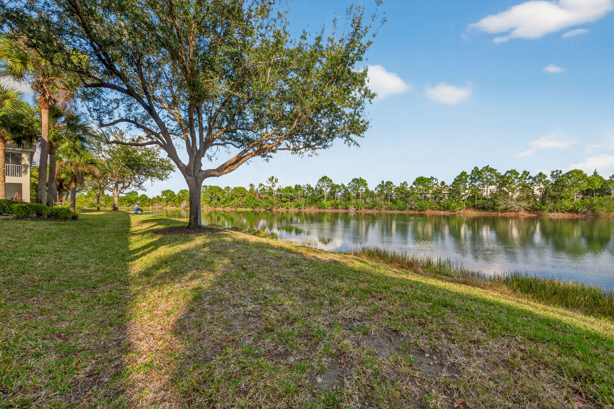 Rear Exterior 3 of 7