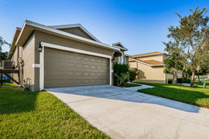 Front Exterior4