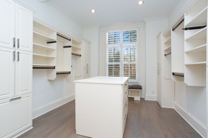 Beautiful closet with built-ins
