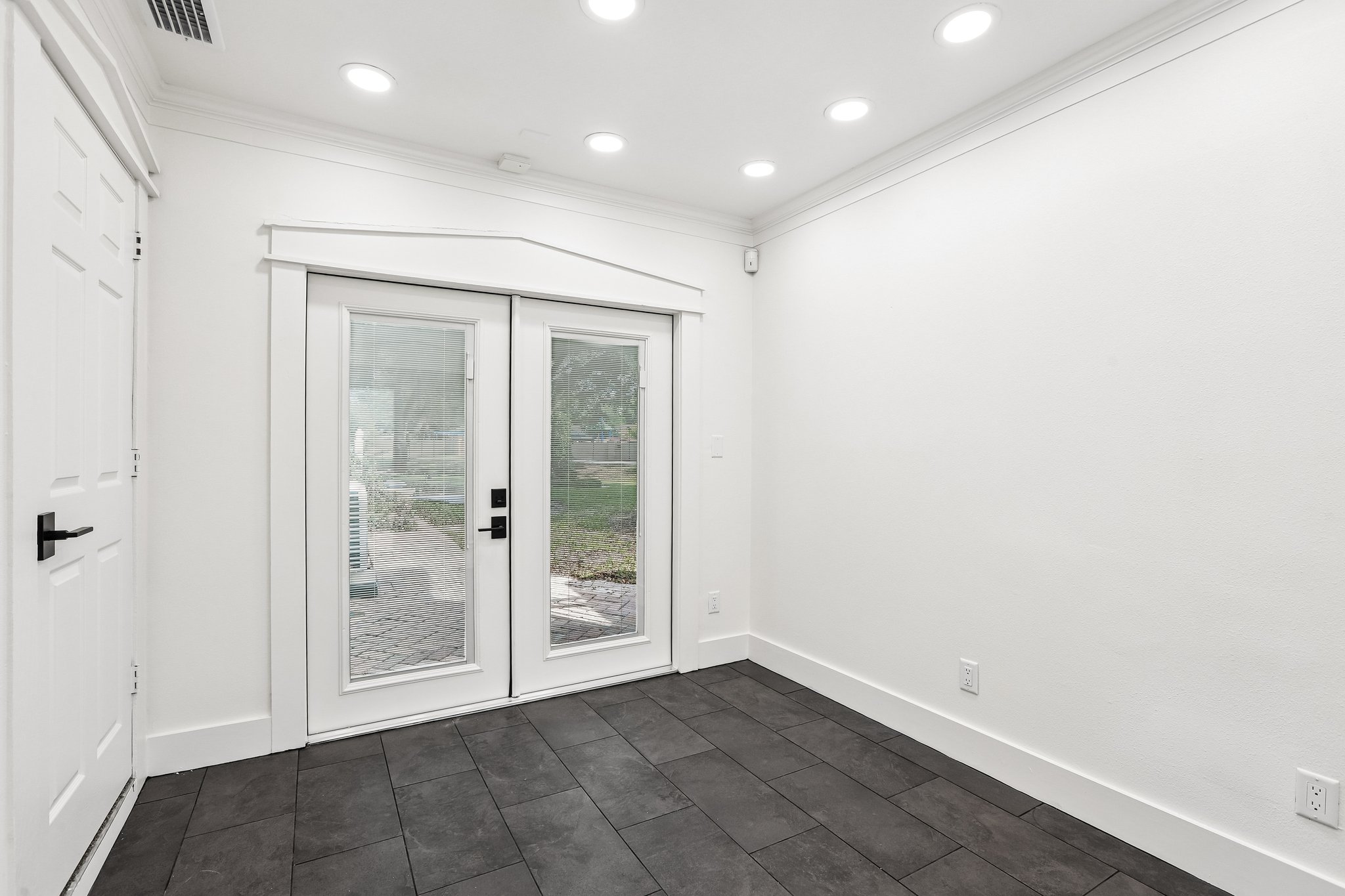 Morfield Ln-S1405-074.jpg