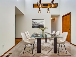 1012 NW Oakwood Cir, McMinnville, OR 97128 (11) virtually staged.jpeg