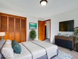 1012 NW Oakwood Cir, McMinnville, OR 97128 (21) virtually staged.jpeg