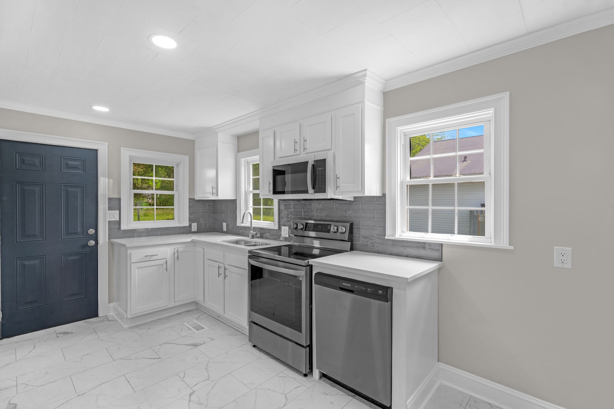 1012 Rainey St-9