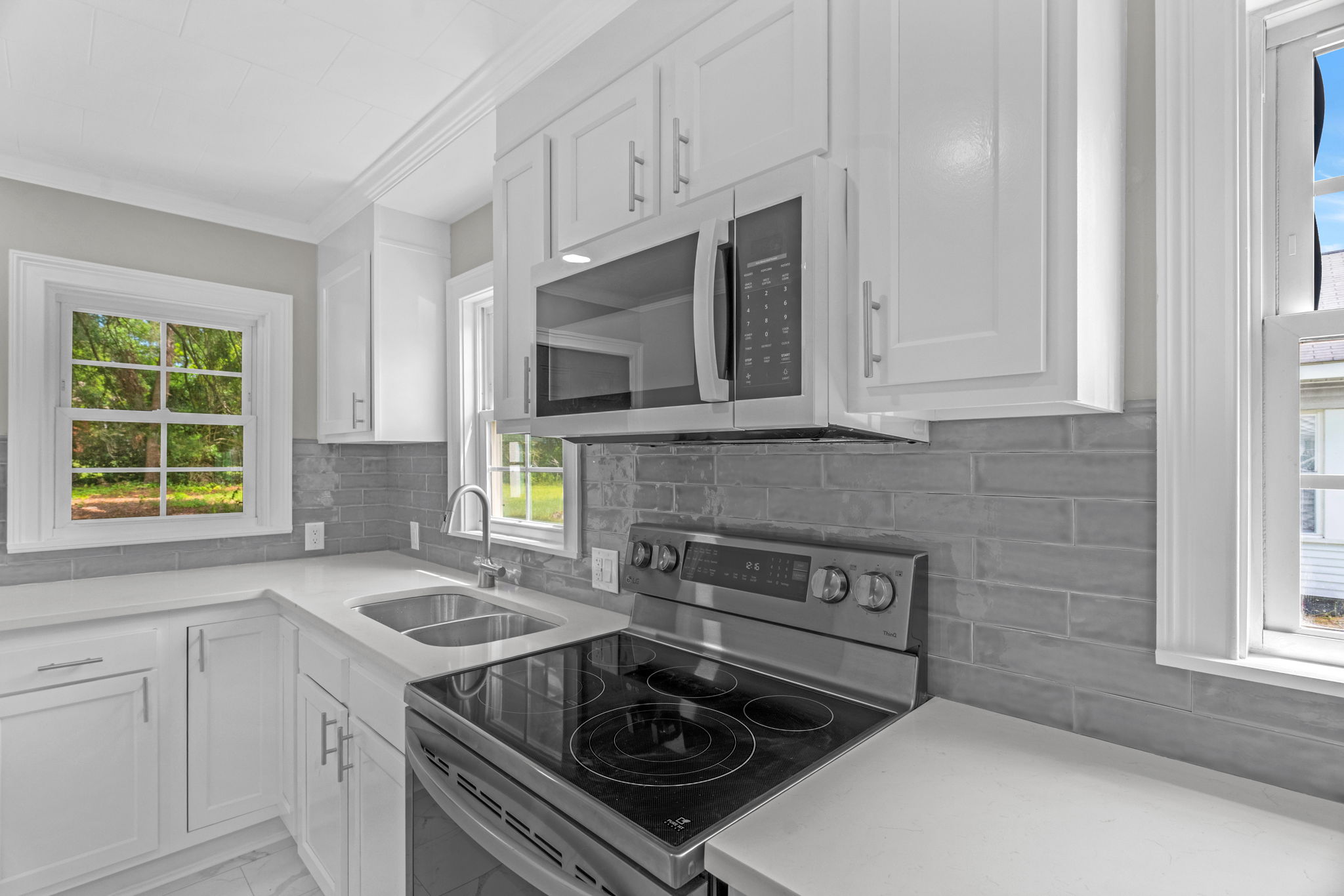 1012 Rainey St-13