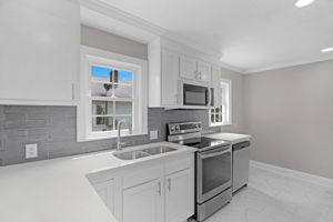 1012 Rainey St-10