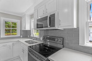 1012 Rainey St-13