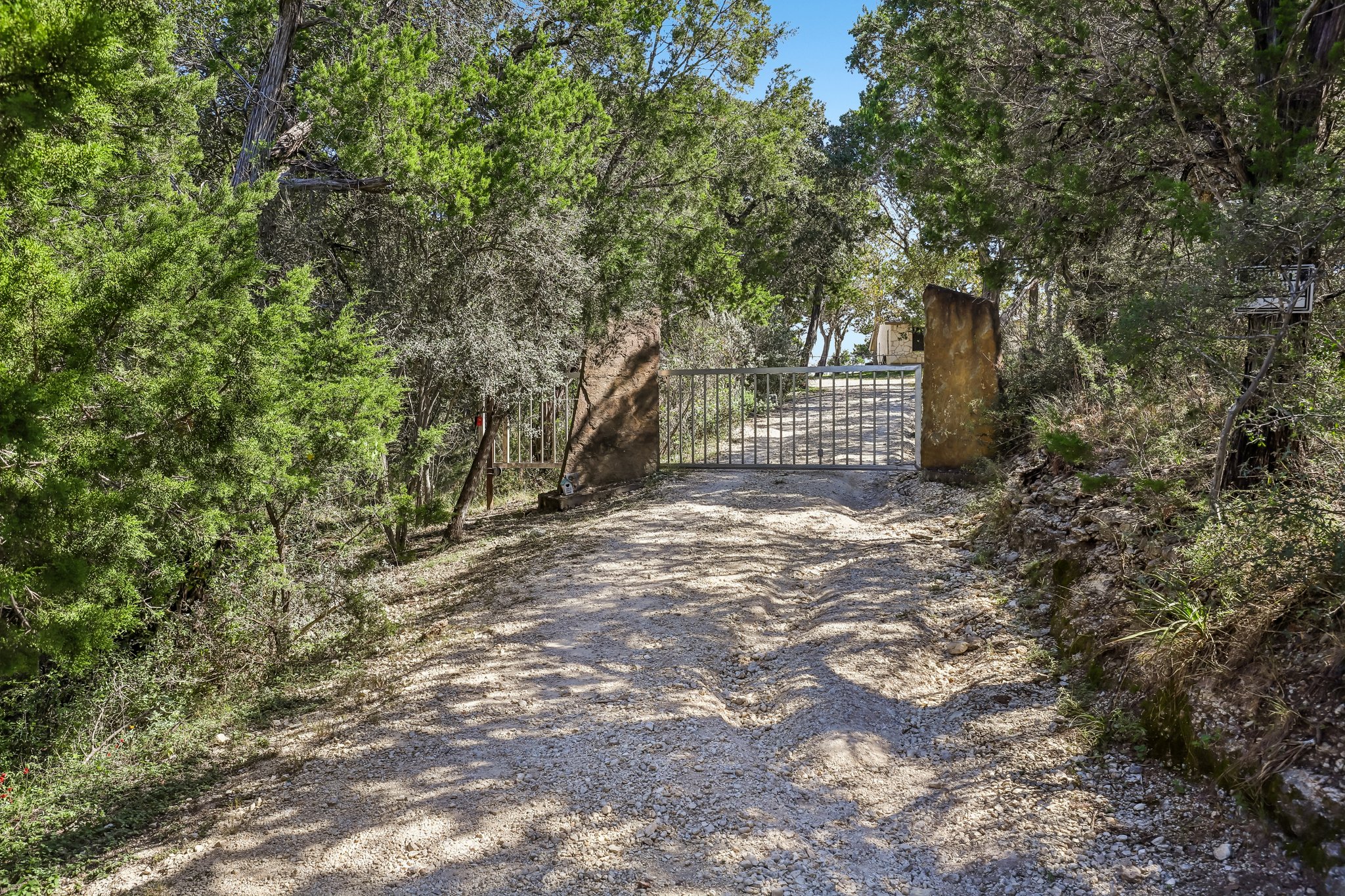 Red Bluff Ranch Rd-S2810-002.jpg