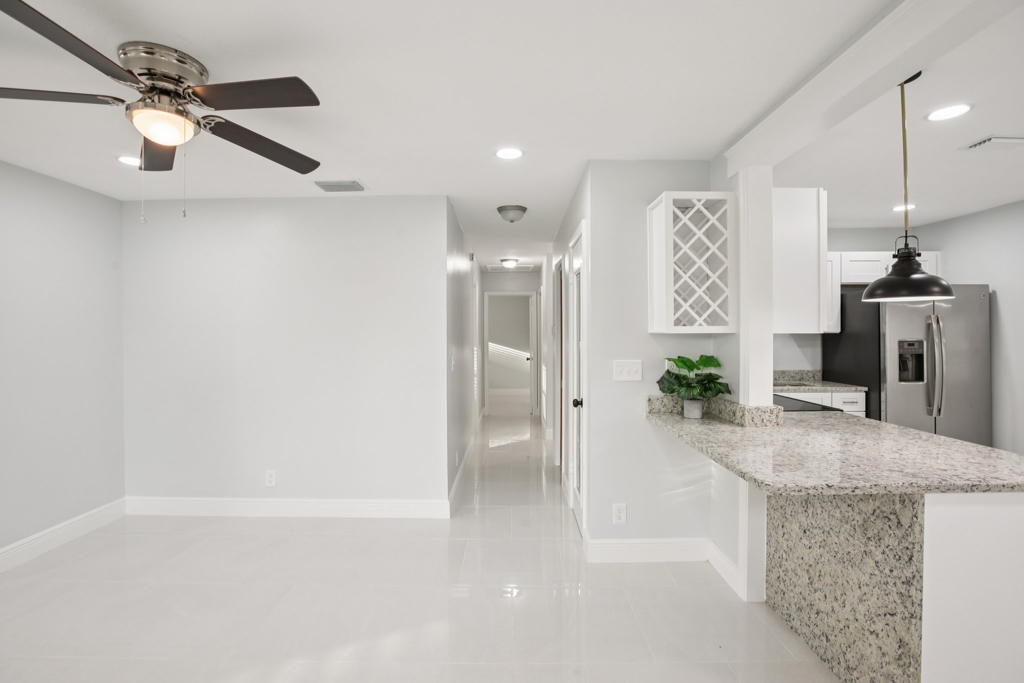 179845 - 10120 Alambra Ave, Tampa-014.jpg