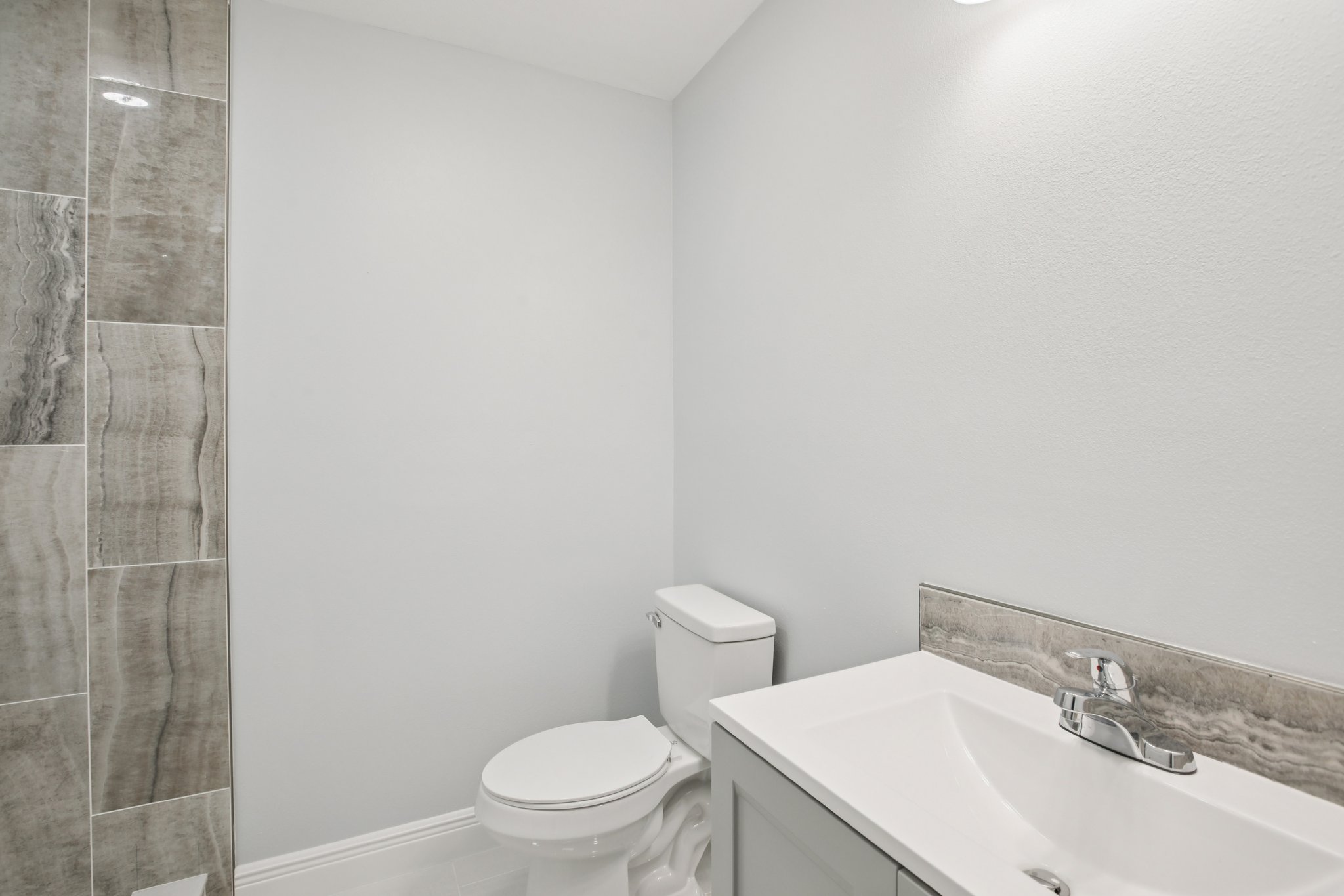 179845 - 10120 Alambra Ave, Tampa-016.jpg