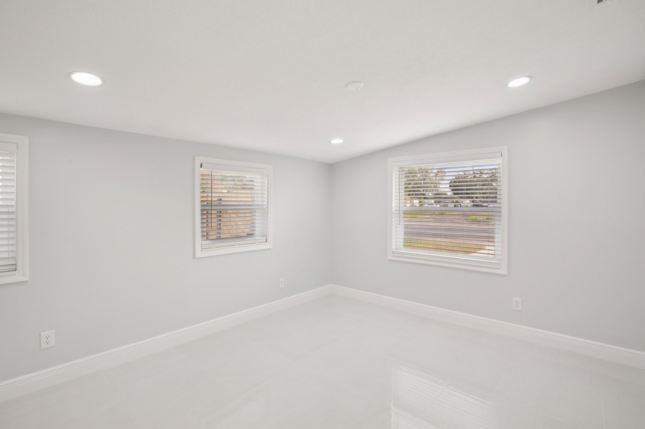 179845 - 10120 Alambra Ave, Tampa-024.jpg