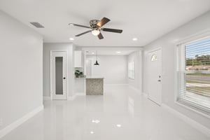179845 - 10120 Alambra Ave, Tampa-009.jpg