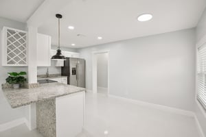 179845 - 10120 Alambra Ave, Tampa-013.jpg