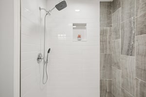 179845 - 10120 Alambra Ave, Tampa-017.jpg